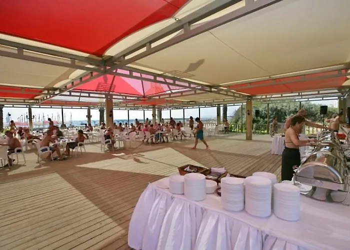 Semesteranläggning (resort) Grand Pearl & Side