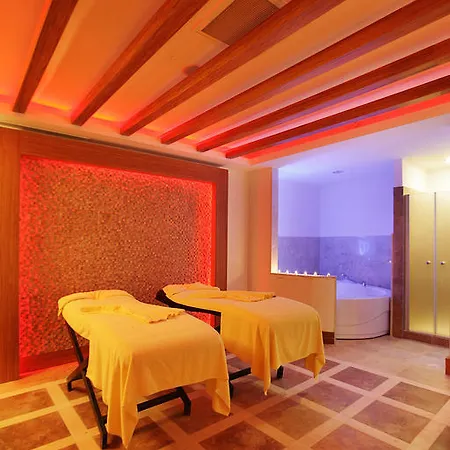 Grand Pearl & 5* Sidé